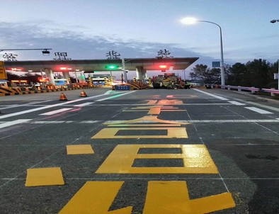 黄冈黄冈高速道路划线施工
